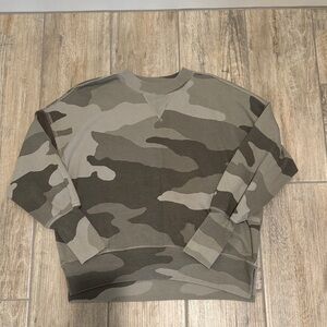 Camouflage Camo Sweatshirt Pullover Crewneck women’s Small